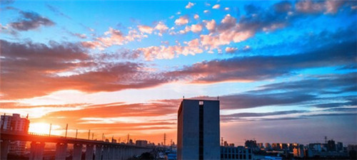 在保定市加盟鱼火锅选址开店都需要注意些什么，伟记石锅鱼加盟在保定市开店怎么样